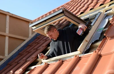Pose de fenêtres de toit Velux aux Bizots